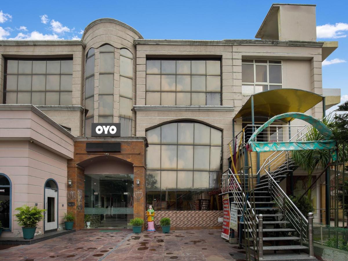 Oyo Flagship Hotel Le Aley Regency Ludhijána Exteriér fotografie